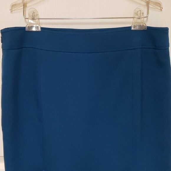 TAHARI BLUE FLAT BACK SLIP SKIRT sz 12 - Picture 6 of 9